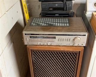 Various electronics, vintage Sansui speakers