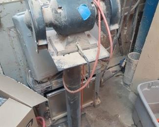 Heavy duty grinder bench grinder