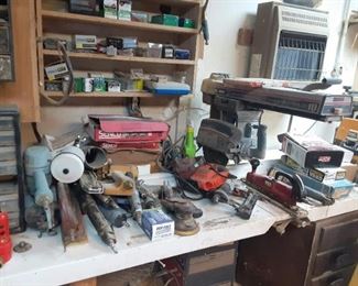 Radial arm saw