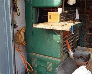 Heavy duty Walker Turner bandsaw woodworking