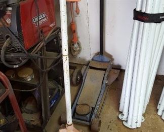 Heavy duty floor jacks