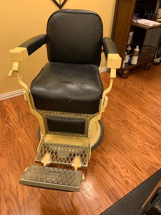 Vintage cast iron Beautician/Barber chair , Arlington from Shelton's salon, Arlington TX 