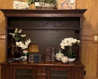 entertainment center for large flatscreen TV, narrow profile