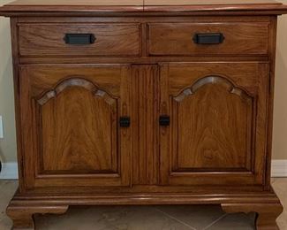 Thomasville Buffet Server 2 Door 2 Drawer