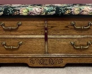 Lane Cedar Chest w Upholstered Seat