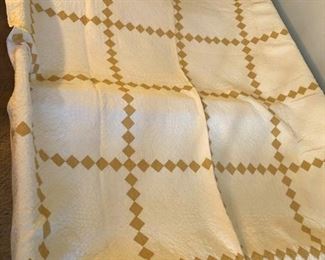 Quilt Simplicity in White and Tan
