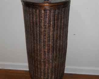 Large Wicker Basket w/ Wooden Lid