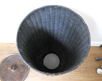 Large Wicker Basket w/ Wooden Lid