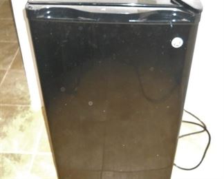 GE Black Minifridge