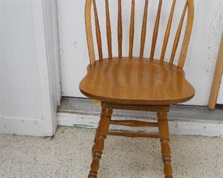 Oak Swivel Counter Height Bar stool