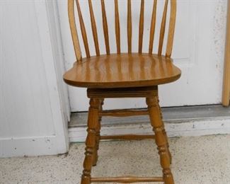 Oak Swivel Counter Height Bar stool