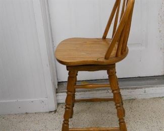 Oak Swivel Counter Height Bar stool