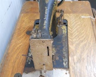 1910 Singer Treadle Sewing Machine