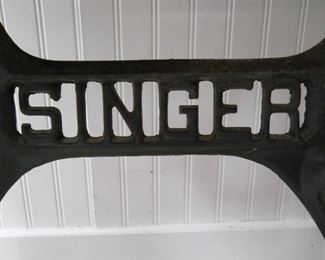 1910 Singer Treadle Sewing Machine