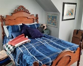 Vintage queen bed set