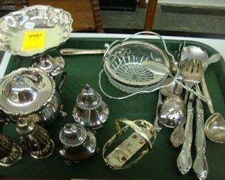 Mant tray lots to be offered up for auction.