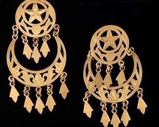  Pair of Gold Drop Earrings 