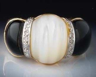 Ladies Carved Mother of Pearl and Onyx Ring 