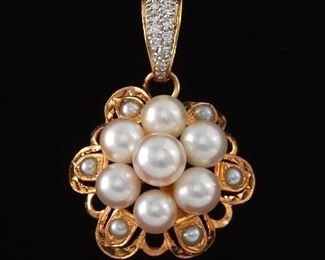 Ladies Pearl and Diamond Pendant 