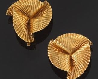 Tiffany Co. Pair of Vintage Gold Radiant Design Ear Clips 