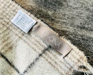 Gorgeous Agnona cashmere and angora wool throw in Like New condition!
