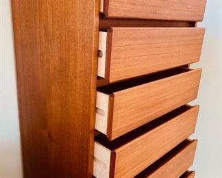 Danish Modern teak lingerie chest by Vinde Mobler.  23”W x 36”T x 18”D