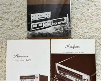 Very Nice Accuphase T-100 Stereo Tuner