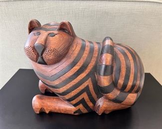 Vintage Mahogany Wood carved cat with hidden compartment 