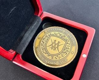 “A Lifetime of Skiing Vail Mountain Club” medallion in official felt lined box