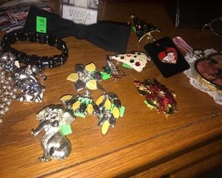  Costume jewelry, elephants