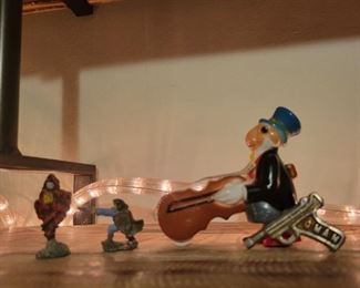 Jimminy Cricket wind up toy and metal figures plus a G-Man Marx toy