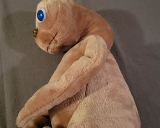 1982 E.T Stuffed animal by Showtime