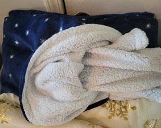 2 Cozelle plush holiday Throws