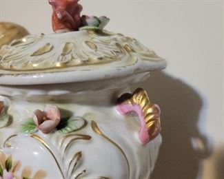 Gorgeous Porcelain Potpourri dish and  figurines 2 pcs, very ornate and complete/unbroken