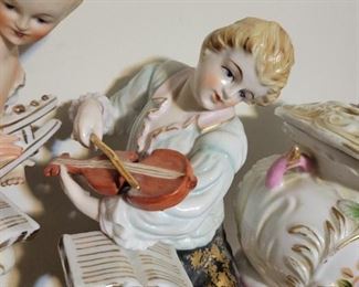 Gorgeous Porcelain Potpourri dish and  figurines 2 pcs, very ornate and complete/unbroken