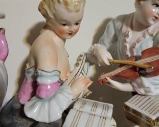 Gorgeous Porcelain Potpourri dish and  figurines 2 pcs, very ornate and complete/unbroken