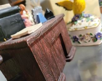 Music boxes lot 6 pc 