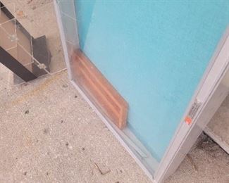 Locked display cabinets/cases locked with no keys