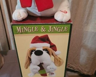 Mingle and Jingle Cracker Barrel Hound Dog