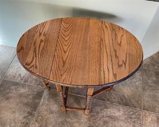 Antique Gateleg Table Barley Twist Oval Drop Leaf Table 29.5 x 24 x 13-34in HxWxD