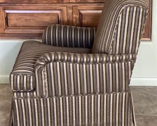 2pc Beacon Hill Furniture Classic Upholstered Chairs PAIR 35 x 31 x 33in HxWxD