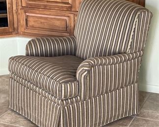 2pc Beacon Hill Furniture Classic Upholstered Chairs PAIR 35 x 31 x 33in HxWxD