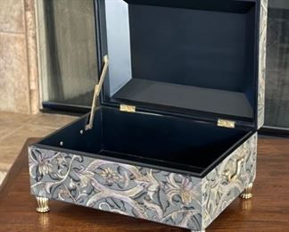 Maitland-Smith Decorative Box/Chest 9 x 15 x 11 HxWxD
