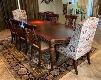 Thomasville Classic Dark Hardwood Dining Room Set Table w/ 6 Chairs Table: 30 x 44 x upholstered Chair: 45 x 27 x 24 Side Chair: 39 x 24 x 22 HxWxD