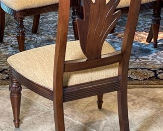 Thomasville Classic Dark Hardwood Dining Room Set Table w/ 6 Chairs Table: 30 x 44 x upholstered Chair: 45 x 27 x 24 Side Chair: 39 x 24 x 22 HxWxD