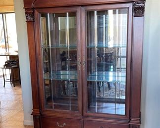 Thomasville Dark Wood China Cabinet Display Cab 80.35x64.5x19.5in HxWxD