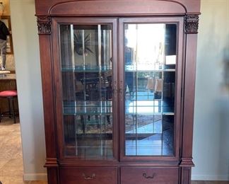 Thomasville Dark Wood China Cabinet Display Cab 80.35x64.5x19.5in HxWxD