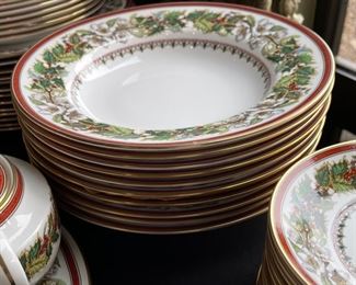 94pc Spode Christmas Rose China Set 94pc