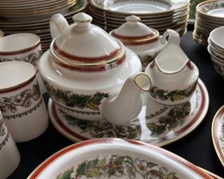 94pc Spode Christmas Rose China Set 94pc