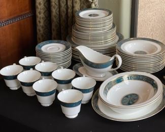 73pc Royal Doulton Carlyle China Set 73pc